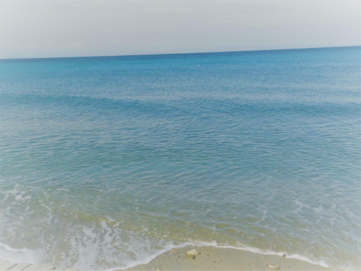 Hippocampus Beach House Polychrono Extérieur photo